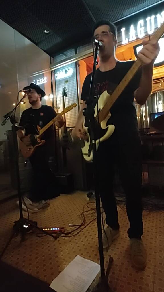 VID_20230422_212228037.mp4