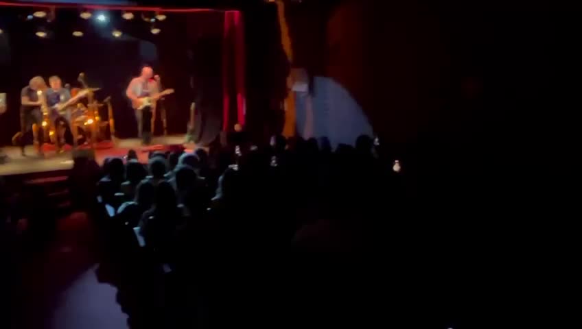 WhatsApp Video 2025-03-14 at 00.42.34.mp4