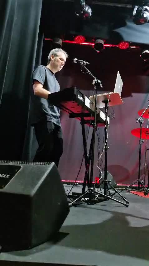 WhatsApp Video 2025-03-13 at 18.58.58.mp4