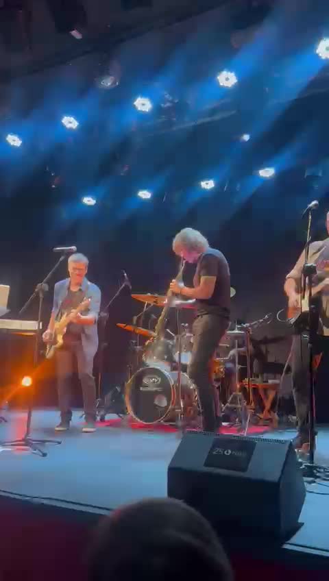 WhatsApp Video 2025-03-14 at 01.11.57.mp4