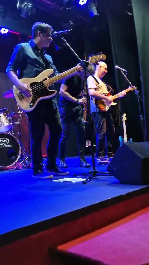 WhatsApp Video 2025-03-13 at 18.33.34.mp4