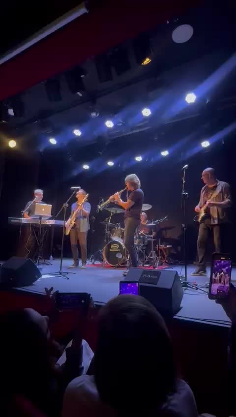 WhatsApp Video 2025-03-14 at 01.12.47.mp4