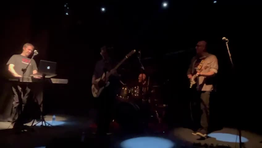 WhatsApp Video 2025-03-14 at 00.42.35.mp4