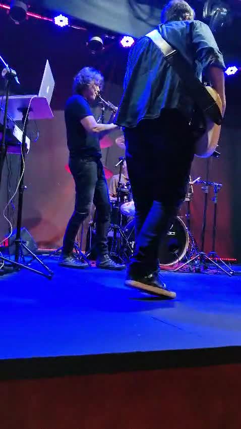 WhatsApp Video 2025-03-13 at 18.33.34 (1).mp4