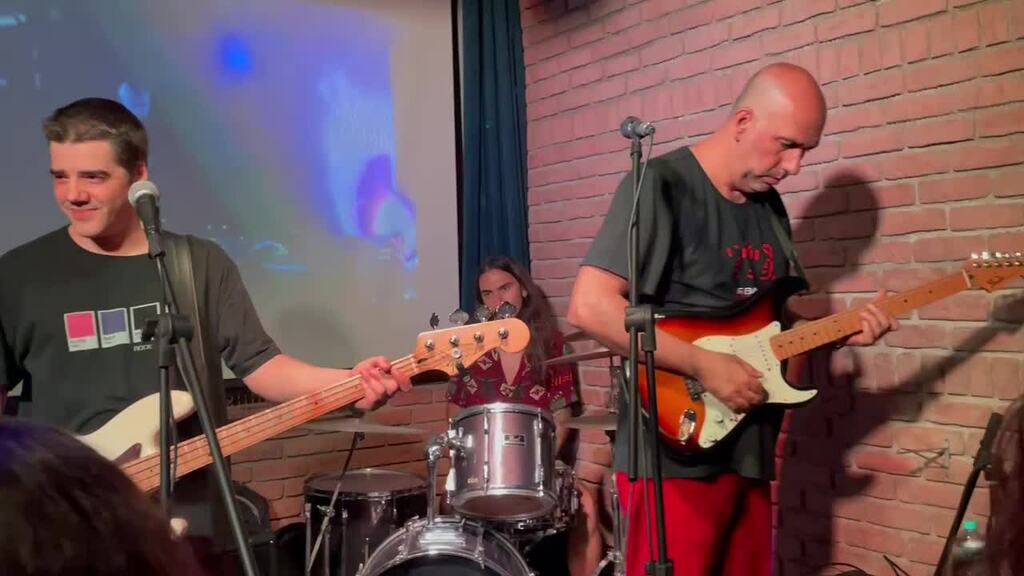 take on me maniac.MP4