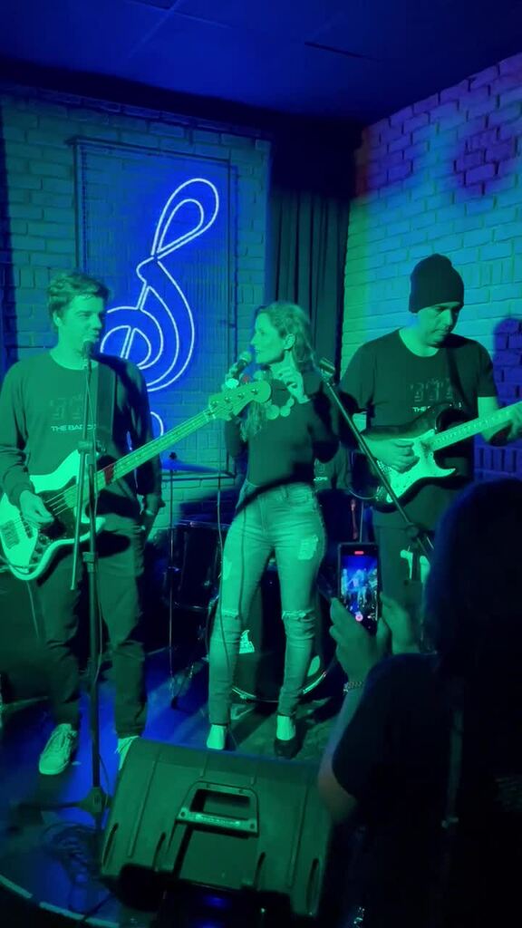 on the rocks com pat maia no bar das artes.MP4