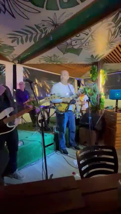 WhatsApp Video 2022-11-14 at 14.02.36.mp4