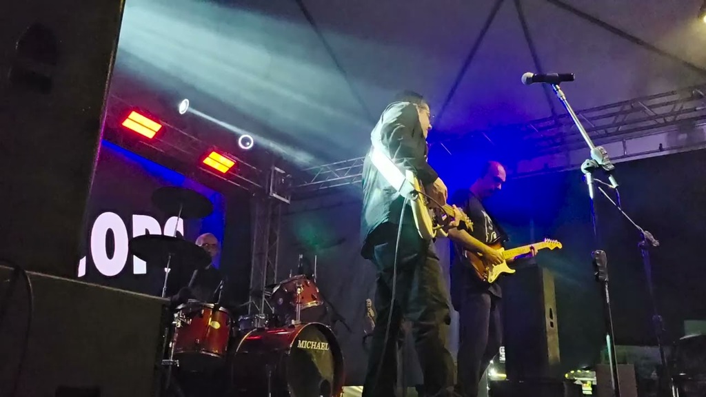 Every little thing she does is magic (The Police)